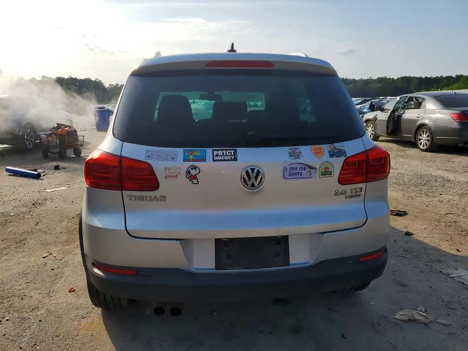 2012 VOLKSWAGEN TIGUAN S  