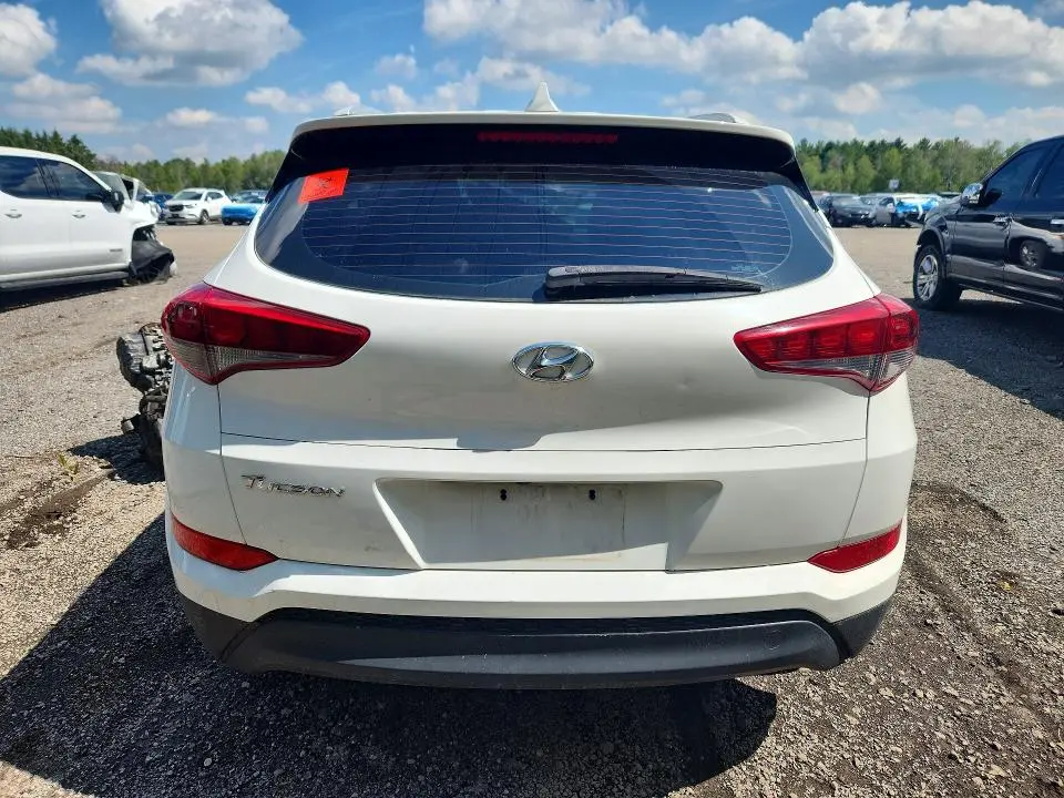 2018 HYUNDAI TUCSON SE  