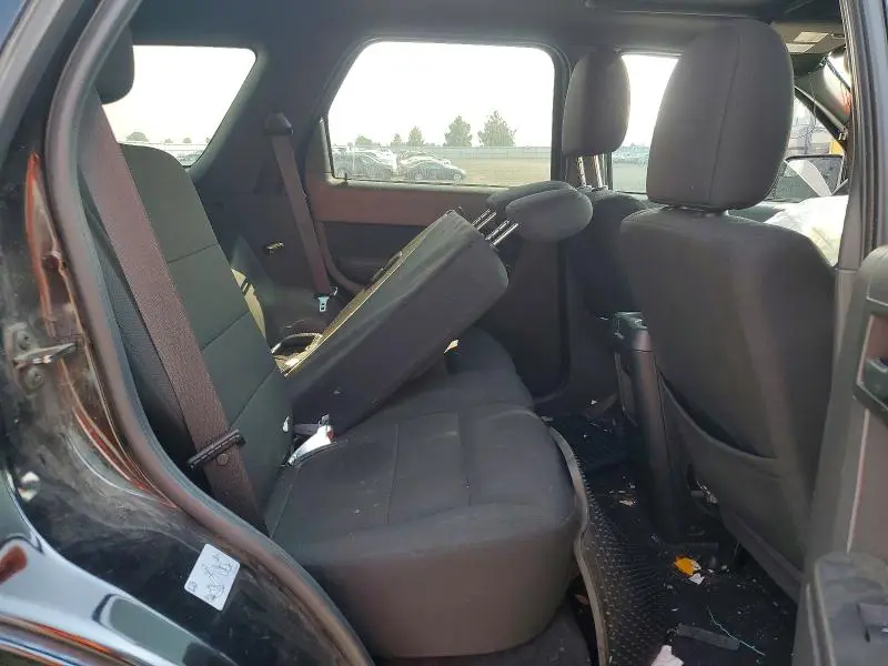 2010 FORD ESCAPE XLT  