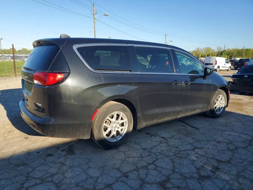 2022 CHRYSLER VOYAGER LX  