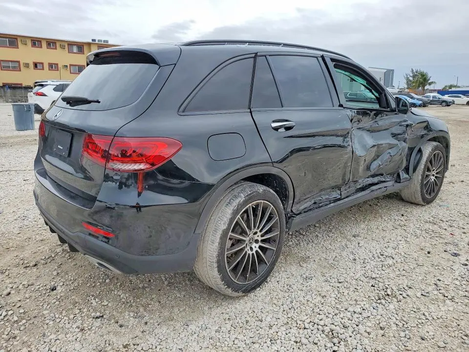 2022 MERCEDES-BENZ GLC 300  