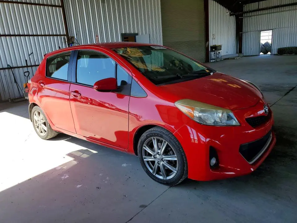 2012 TOYOTA YARIS 5-DOOR SE  