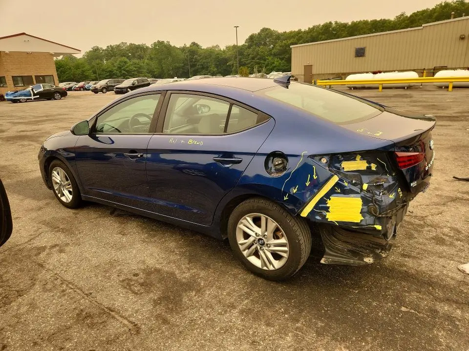 2020 HYUNDAI ELANTRA SEL  