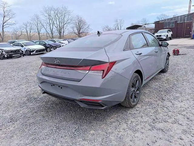 2021 HYUNDAI ELANTRA SEL  