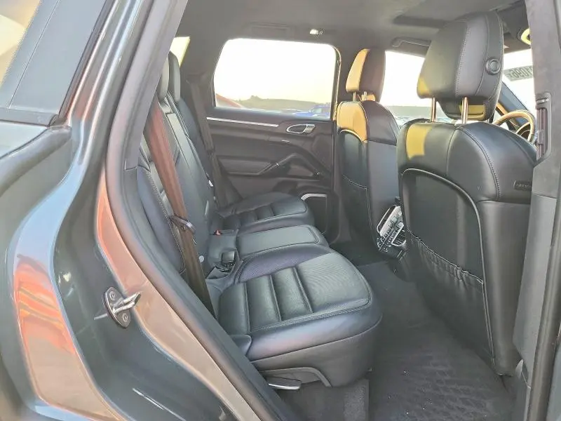 2015 PORSCHE CAYENNE TURBO  