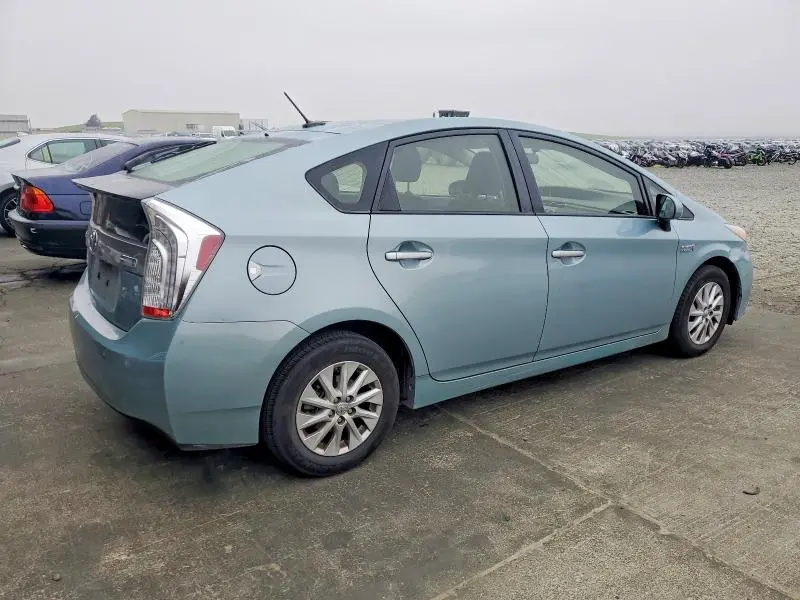 2013 TOYOTA PRIUS PLUG-IN   