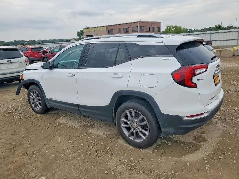 2024 GMC TERRAIN SLT  