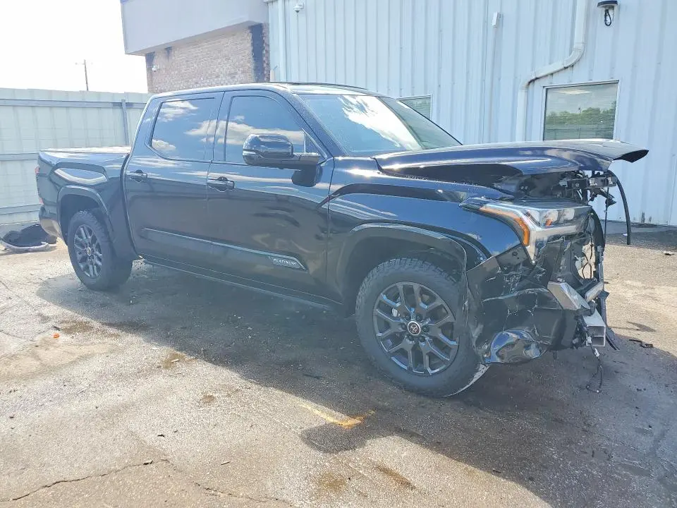 2024 TOYOTA TUNDRA PLATINUM  