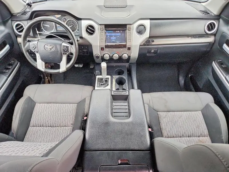 2017 TOYOTA TUNDRA SR5  