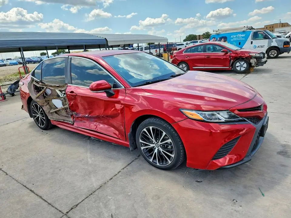 2019 TOYOTA CAMRY SE  