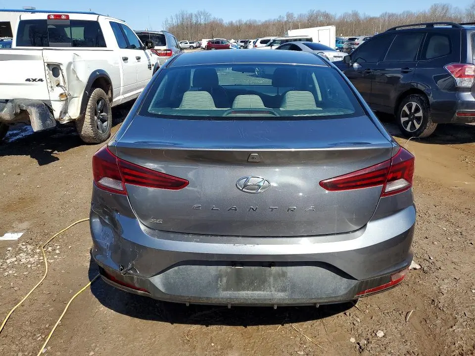 2019 HYUNDAI ELANTRA SE  