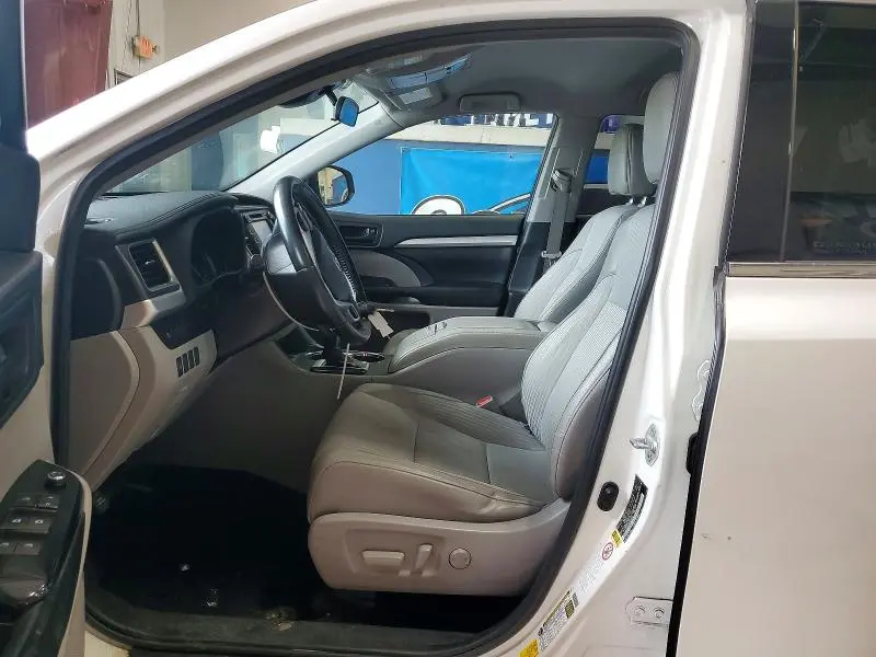 2019 TOYOTA HIGHLANDER LE PLUS  