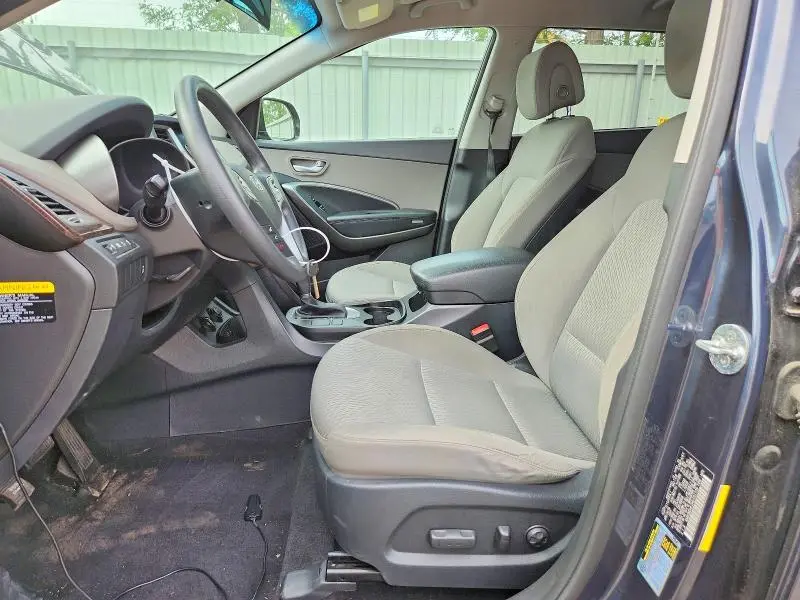 2017 HYUNDAI SANTA FE SE  