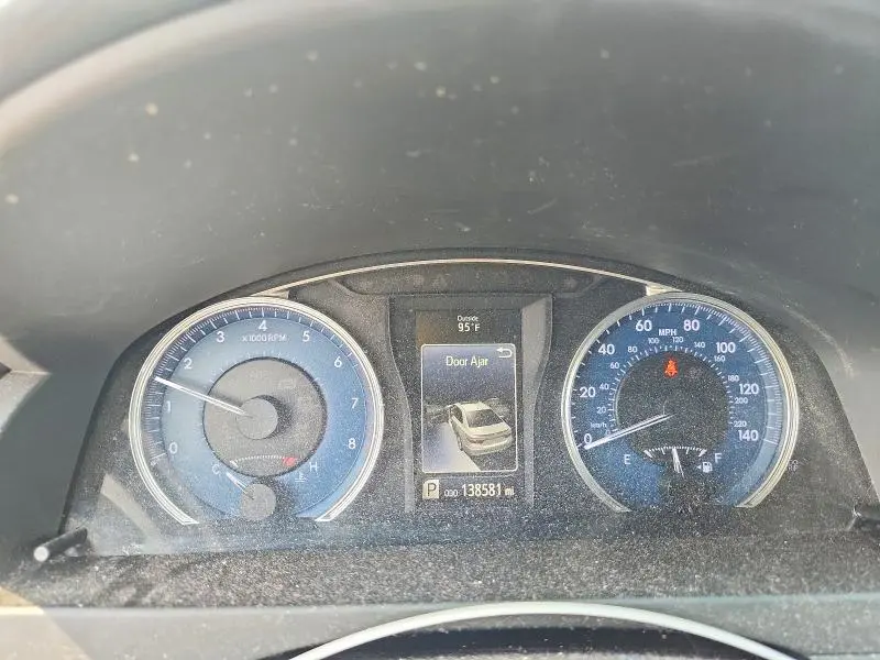 2016 TOYOTA CAMRY LE  