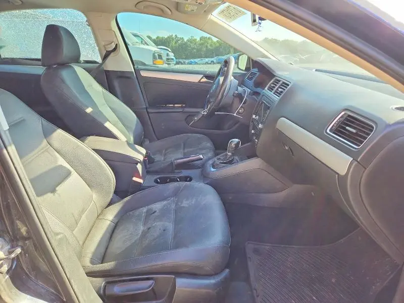 2011 VOLKSWAGEN JETTA TDI  