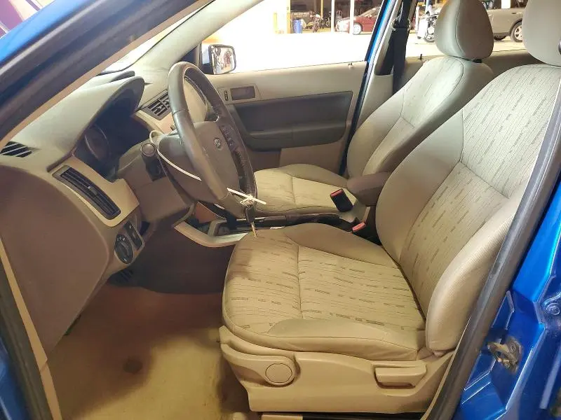 2010 FORD FOCUS SE  