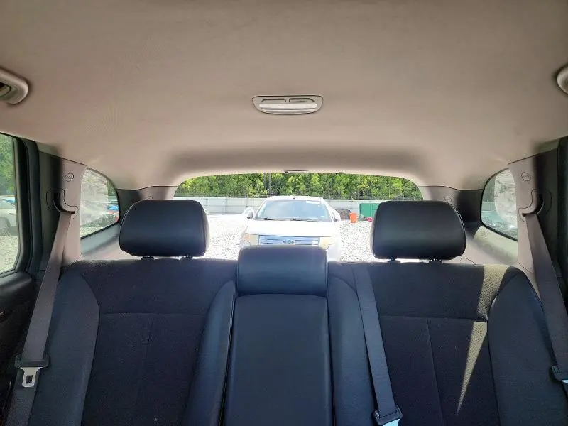 2010 HYUNDAI SANTA FE SE  