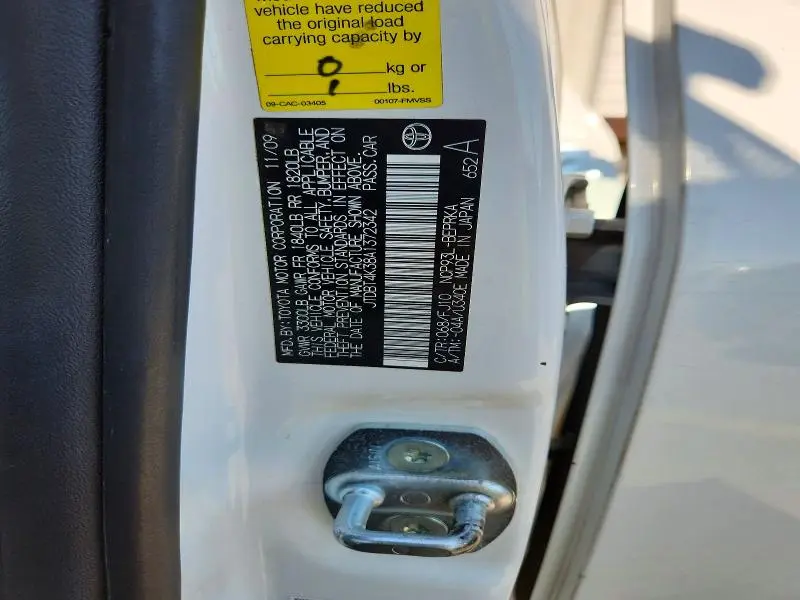 2010 TOYOTA YARIS BASE  