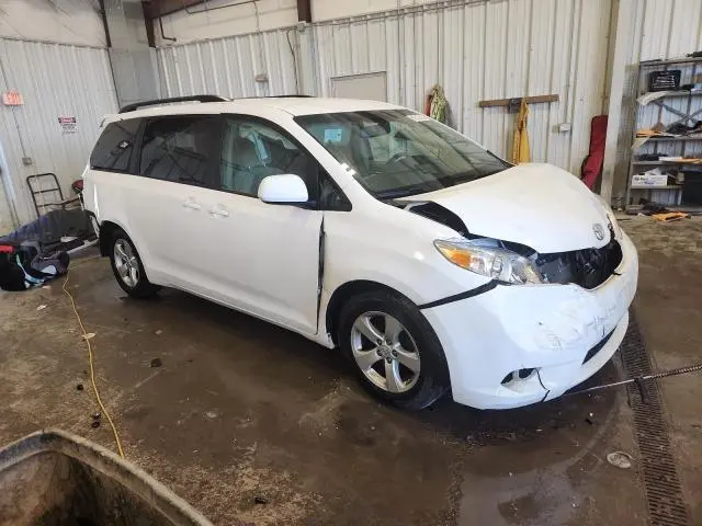 2016 TOYOTA SIENNA LE  
