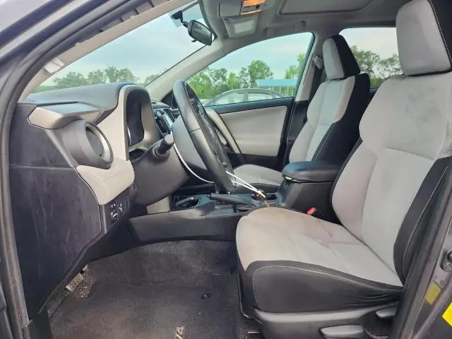 2016 TOYOTA RAV4 XLE  