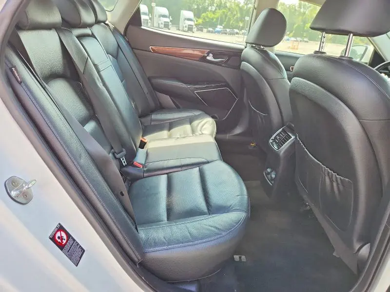 2017 KIA CADENZA PREMIUM  