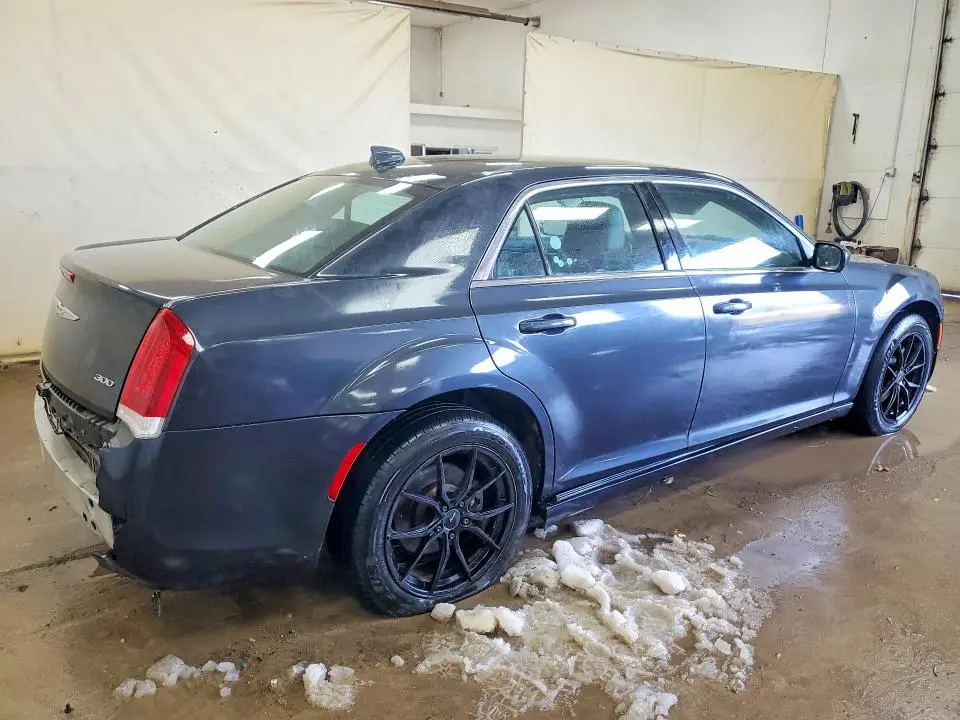 2016 CHRYSLER 300 LIMITED  