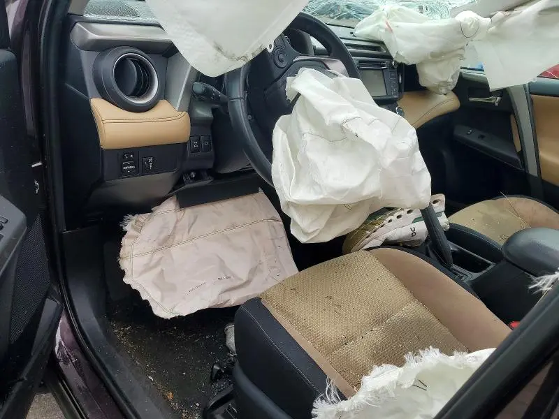 2016 TOYOTA RAV4 XLE  