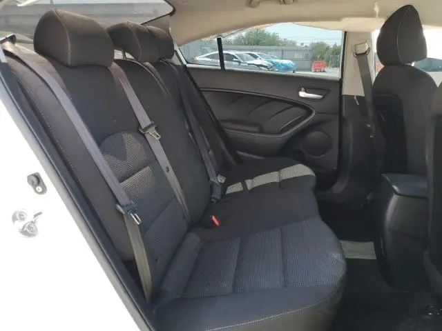 2017 KIA FORTE LX  