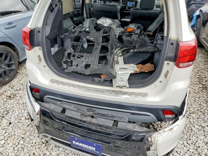 2020 MITSUBISHI OUTLANDER SE  