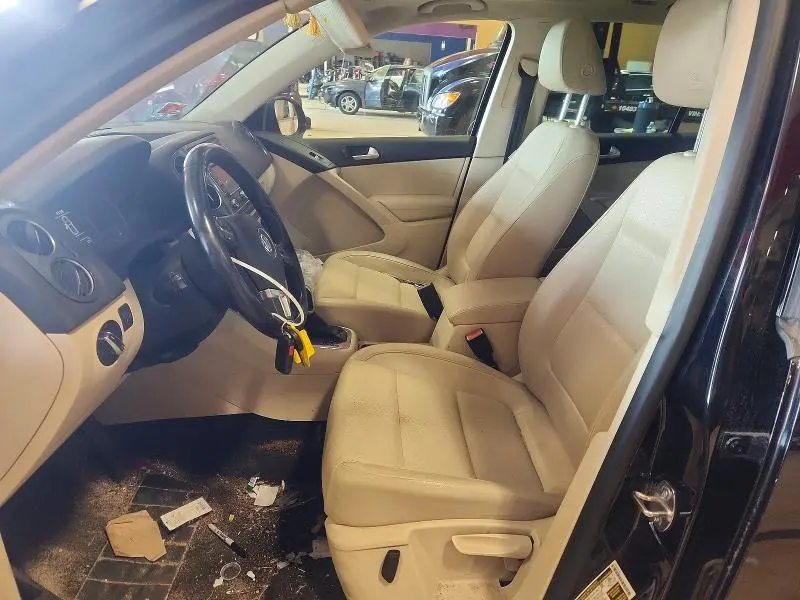 2013 VOLKSWAGEN TIGUAN S  