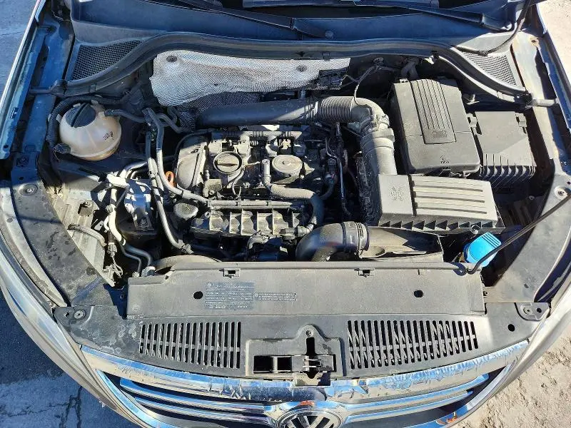 2010 VOLKSWAGEN TIGUAN SE  