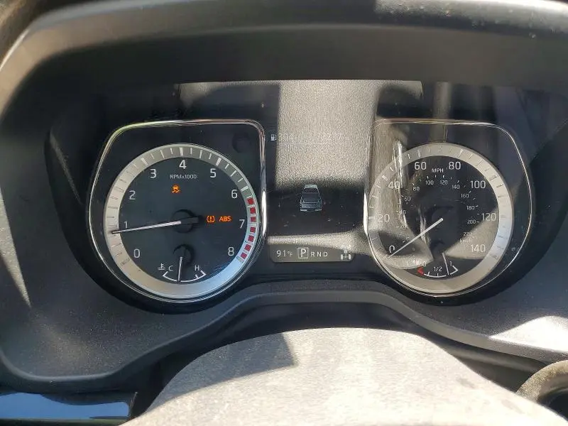 2019 NISSAN TITAN SV  
