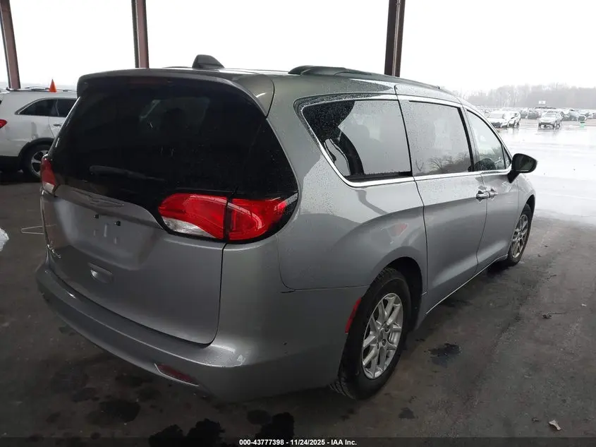 2021 CHRYSLER VOYAGER LXI