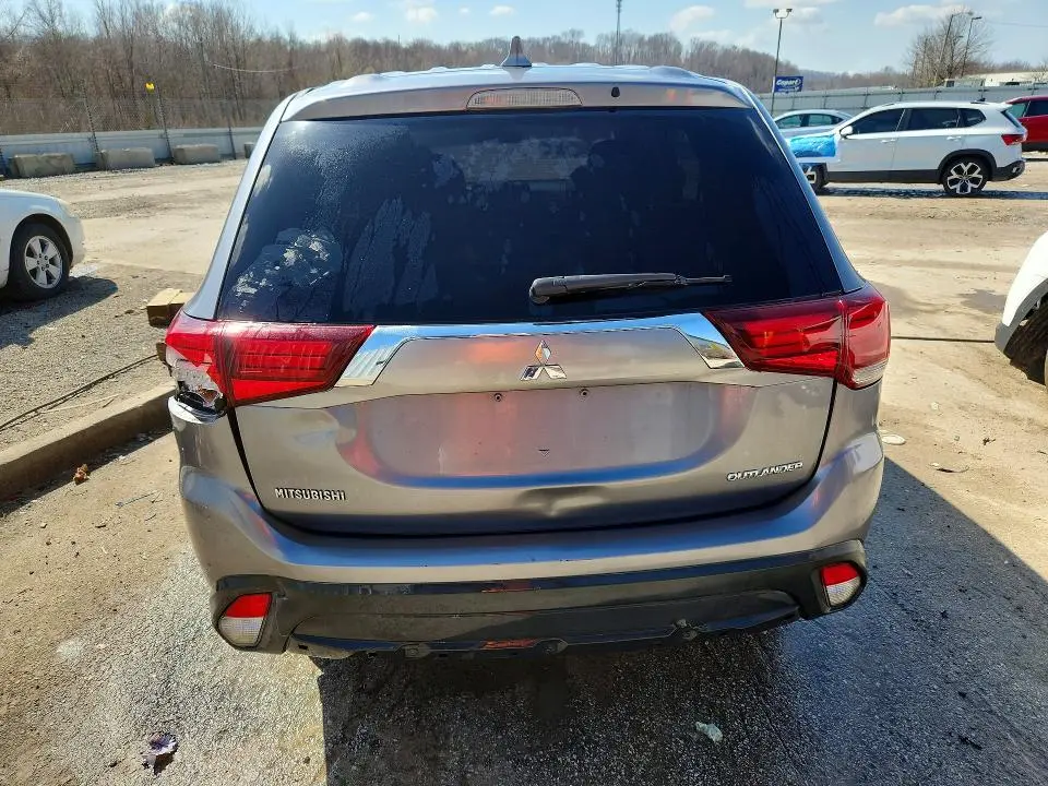 2018 MITSUBISHI OUTLANDER ES  