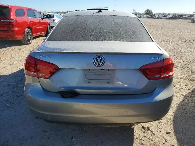 2014 VOLKSWAGEN PASSAT SE  