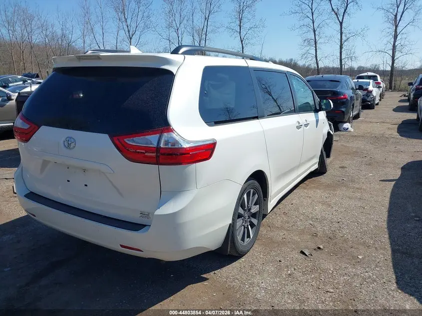 2019 TOYOTA SIENNA XLE 7 PASSENGER