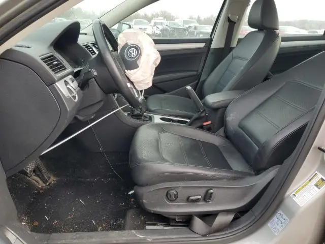 2013 VOLKSWAGEN PASSAT SE  