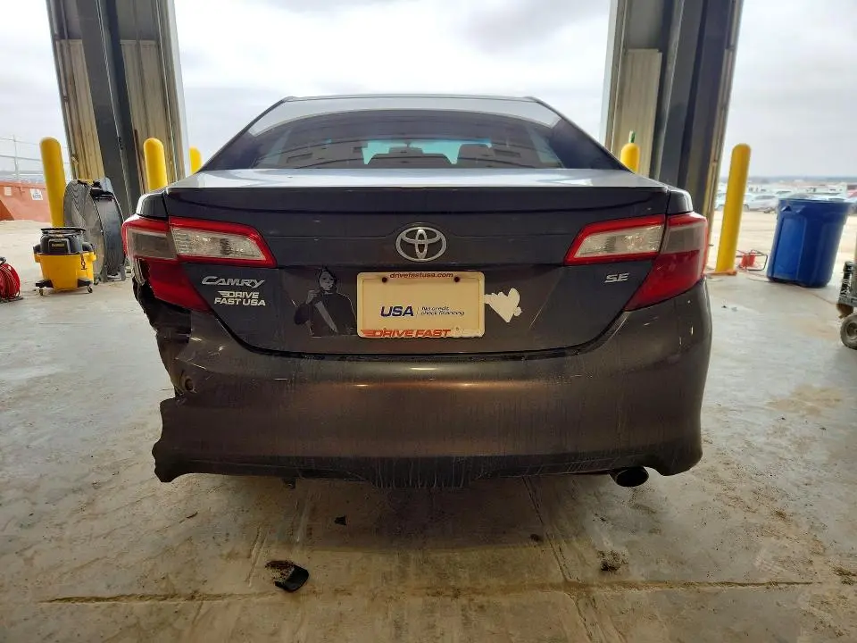 2012 TOYOTA CAMRY SE  