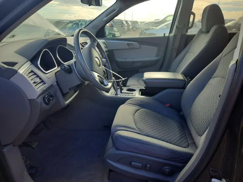 2010 CHEVROLET TRAVERSE LT  