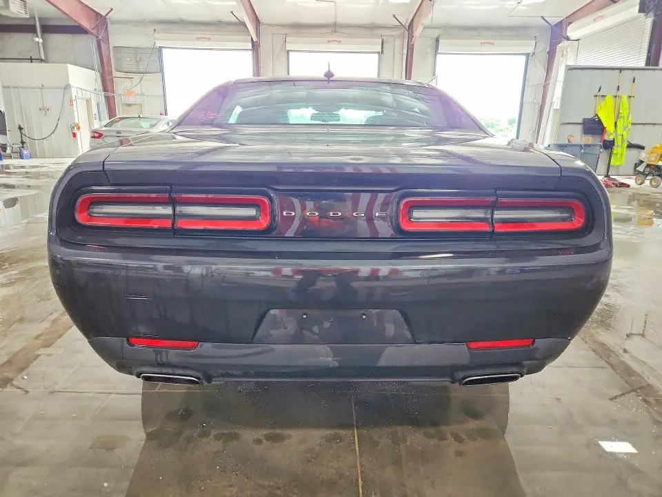 2016 DODGE CHALLENGER SXT  
