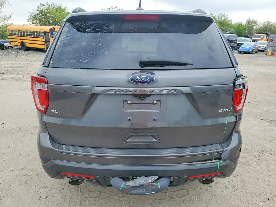 2019 FORD EXPLORER XLT  