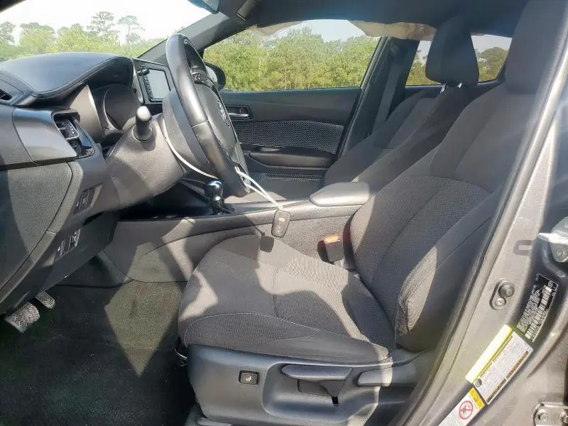 2021 TOYOTA C-HR XLE  
