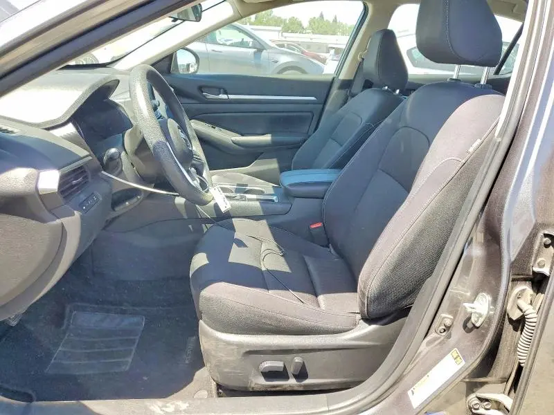 2022 NISSAN ALTIMA SV  