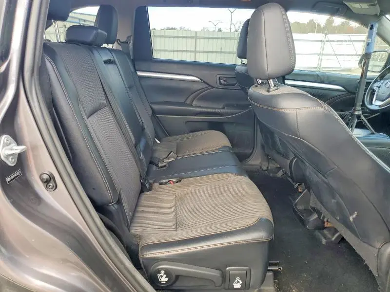 2014 TOYOTA HIGHLANDER LE PLUS  