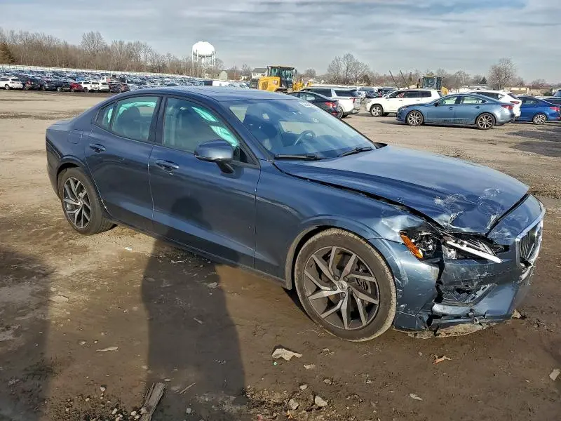 2019 VOLVO S60 T6 MOMENTUM  