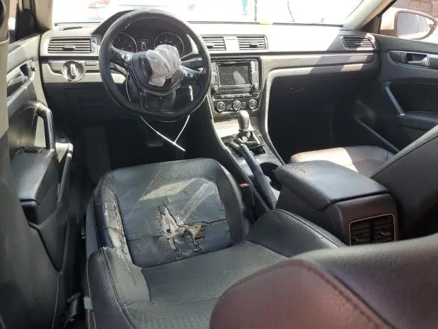 2016 VOLKSWAGEN PASSAT SE  