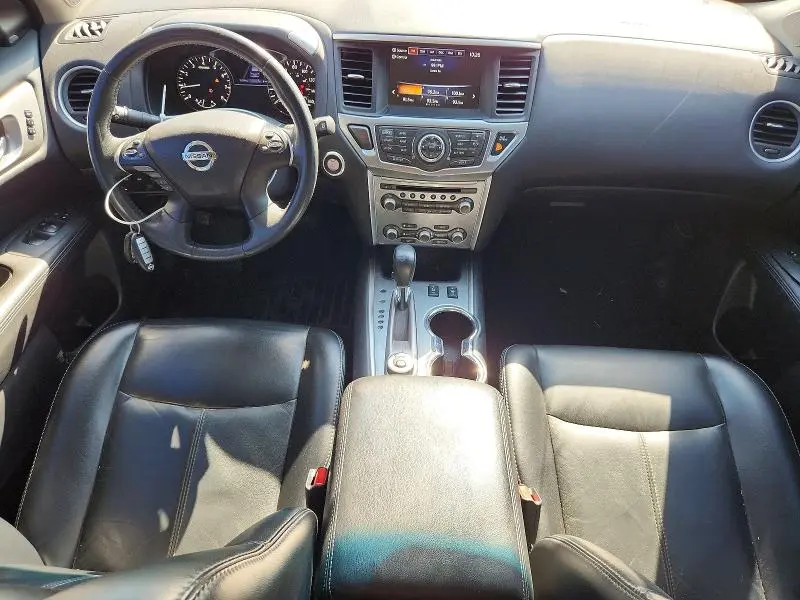 2017 NISSAN PATHFINDER SL  