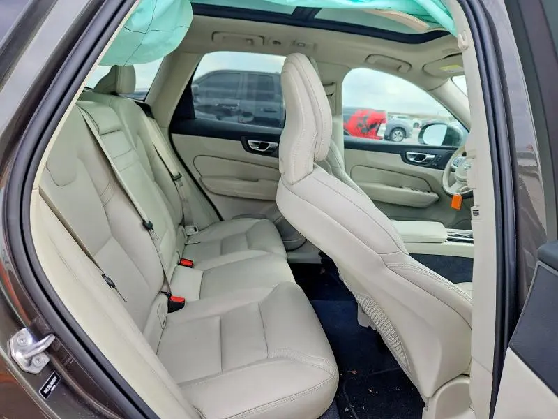 2022 VOLVO XC60 B5 INSCRIPTION  