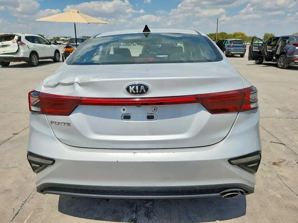 2021 KIA FORTE LXS  