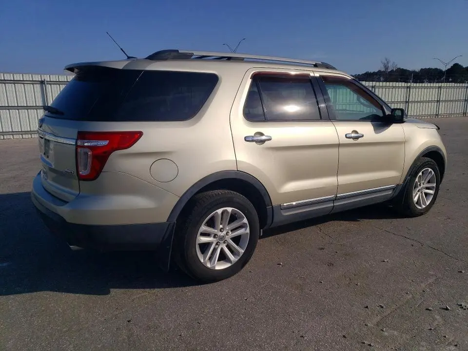 2011 FORD EXPLORER XLT  